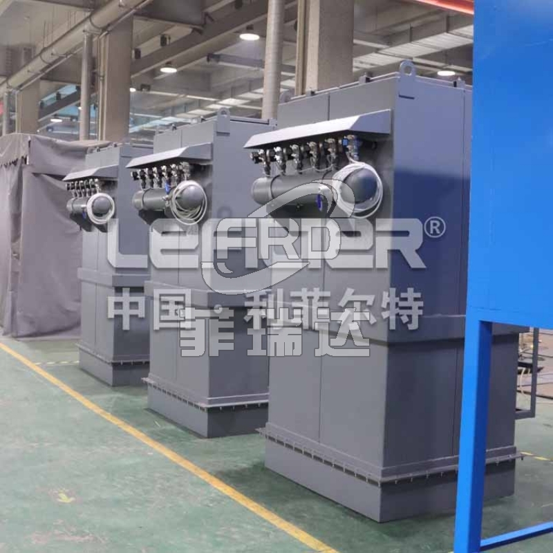 倉頂布袋除塵器一般用在攪拌站水泥罐頂上、煤場以及多種倉頂