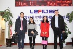 2016年10月25日國(guó)際貿(mào)易部波蘭客戶蒞臨我司參觀-